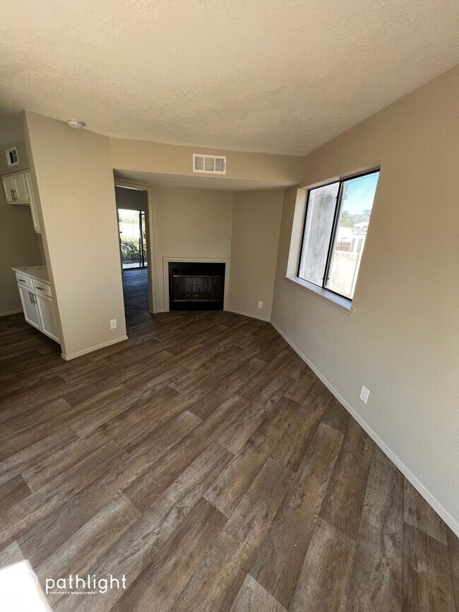 Building Photo - 4924 Indigo Dr NW