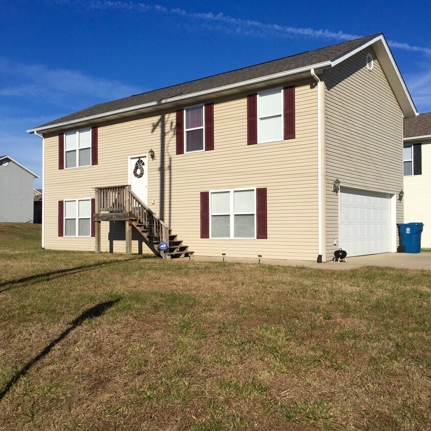 111 Weeping Willow Ln, Cape Girardeau, MO 63701 House Rental in Cape