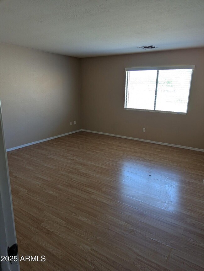 Building Photo - 10540 W Mohave St