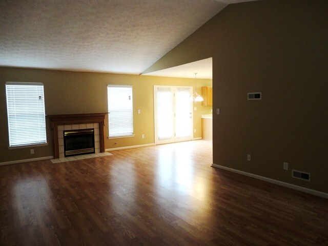 Building Photo - 2338 Queensway Drive