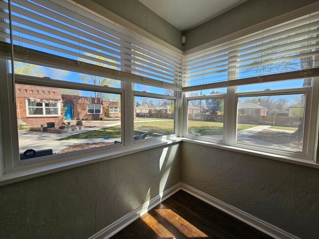 Foto del edificio - Heart of the City 1949 Charmer 2 Bed 1 Bat...