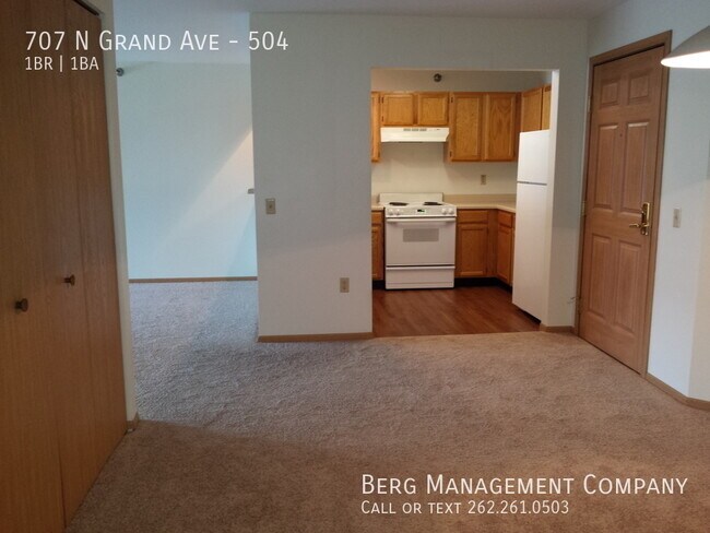 Building Photo - 707 N Grand Ave