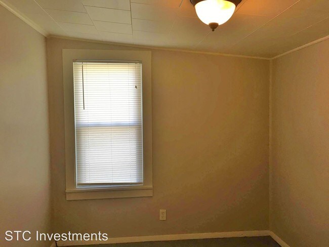 Building Photo - 2 br, 1 bath House - 425 W. Chandler