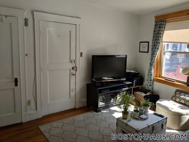 Building Photo - 97 Hancock St