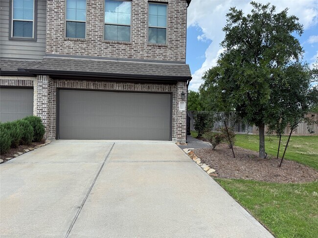 Foto del edificio - 15118 Cougar Overlook Ct
