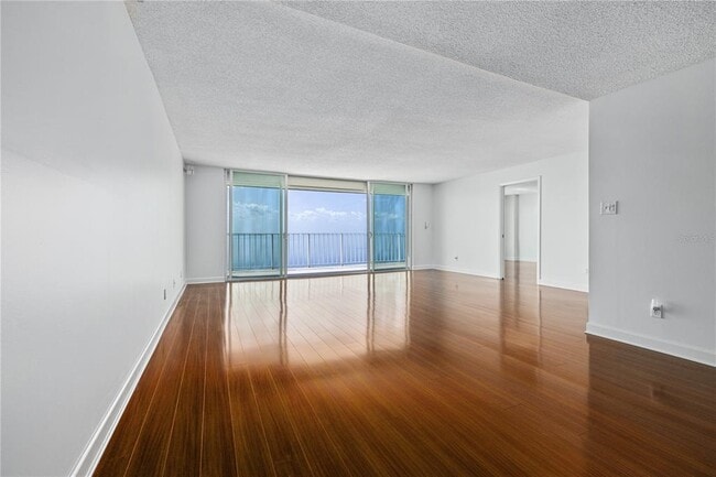 Building Photo - 2611 Bayshore Blvd