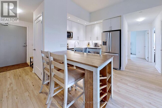 Photo du bâtiment - 3220-3220 Sheppard Ave E
