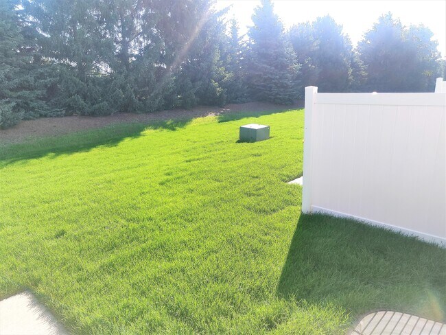 Valla del patio trasero - 1925 Turtle Creek Ct