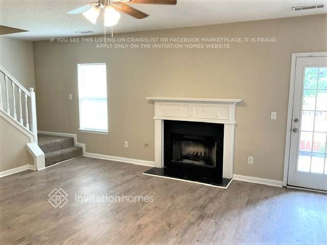 Foto del edificio - 6931 Silver Grass Ct