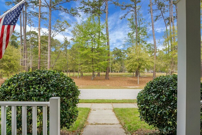 Foto del edificio - Johns Island 4BR, 2.5 BA Gem: Features Wood Floors, 2-Car Garage, & Community Pool