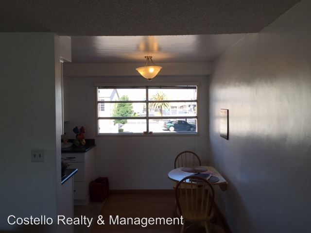 Building Photo - 2 br, 1 bath House - 1700 Rexford Dr #207