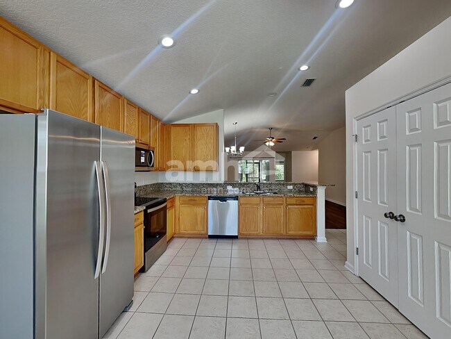 Foto del edificio - 1020 Beckingham Dr