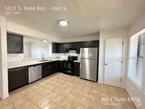 Building Photo - 5810 S Park Ave
