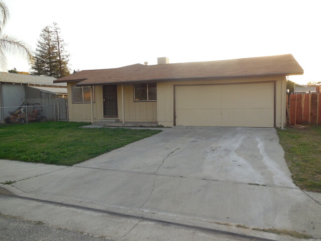 Foto del edificio - 3 Bedroom / 1.5 Bath House
