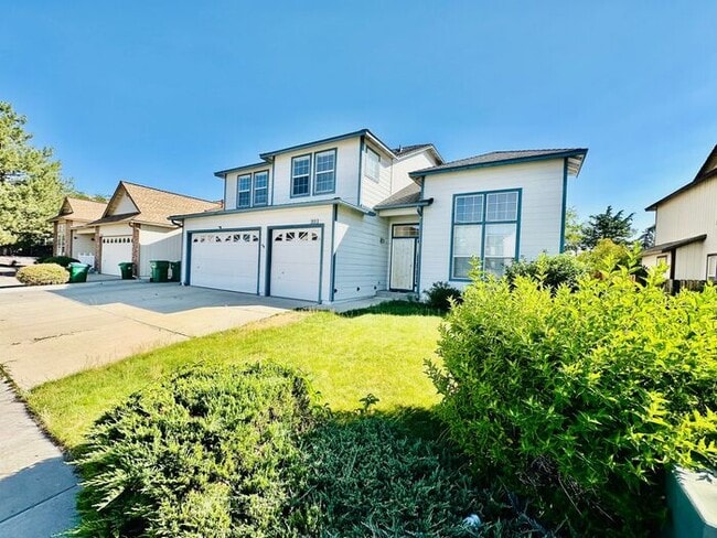 Building Photo - 3031 Sky Country Dr