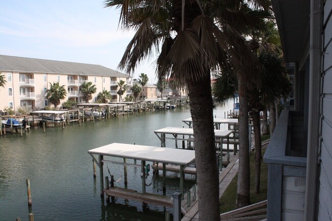 Building Photo - 14434 E Cabana St