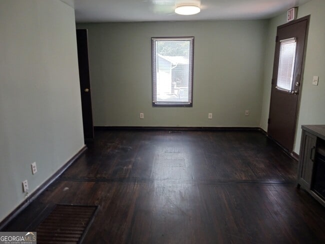 Building Photo - 5549 GA-42