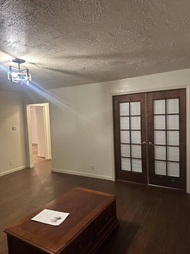 Foto del edificio - 6609 E 42nd St