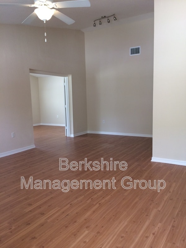 Building Photo - 1106 Brook Meadow Dr