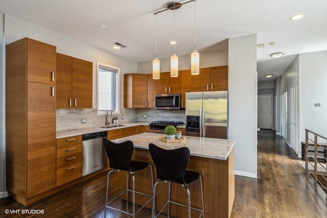 Foto del edificio - 927 N Hermitage Ave