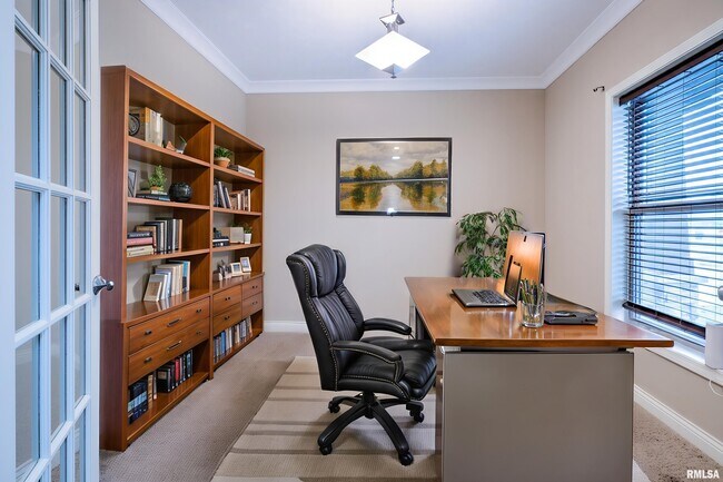 Foto del edificio - 2708 W Sesame St