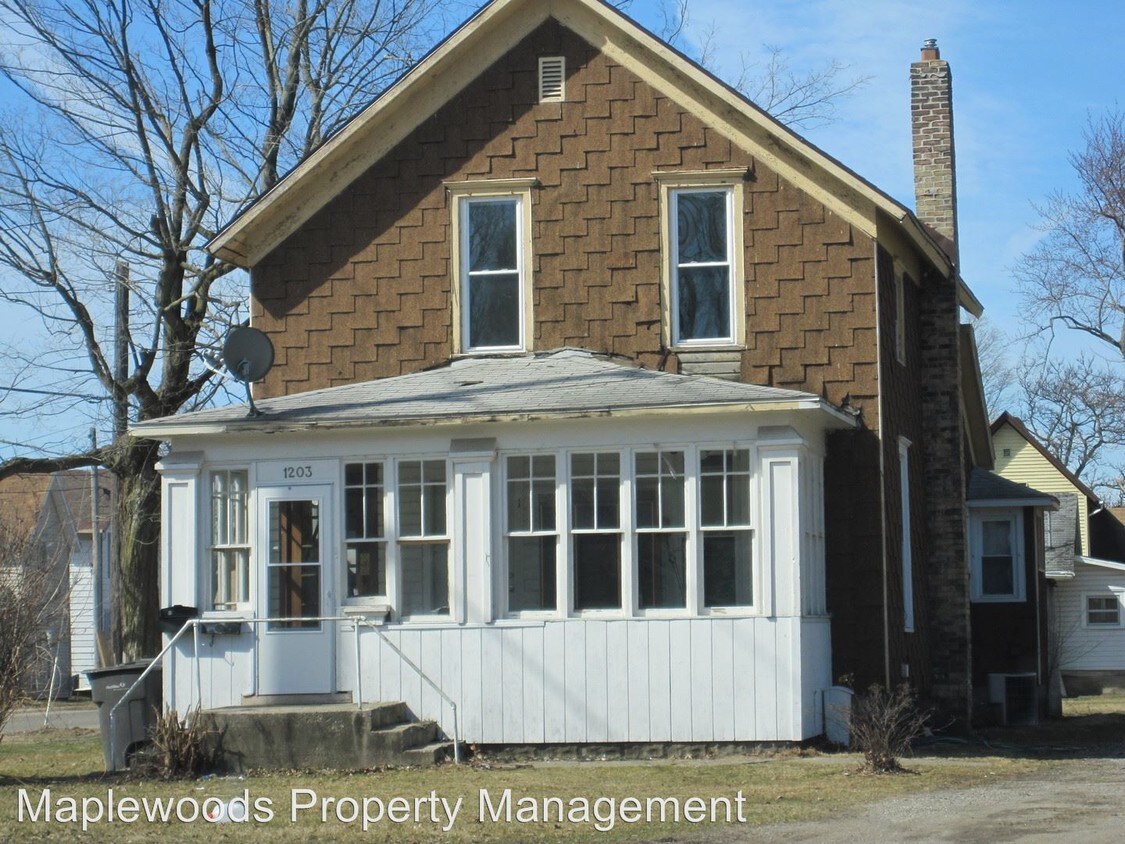 1203 Cassopolis St, Elkhart, IN 46514 Condo for Rent in Elkhart, IN