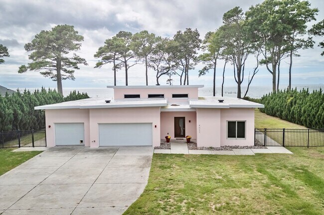 Foto del edificio - 4037 Bluff Ln