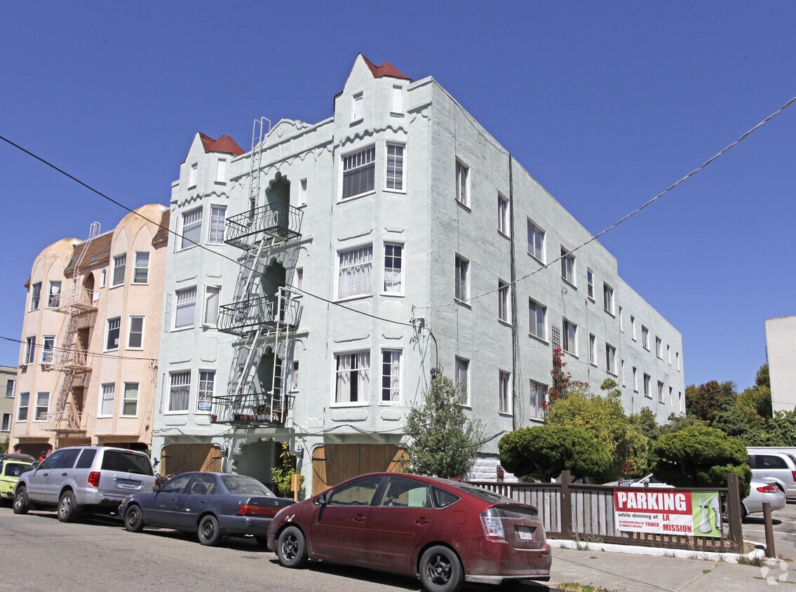 Primary Photo - Chestnut Apartments