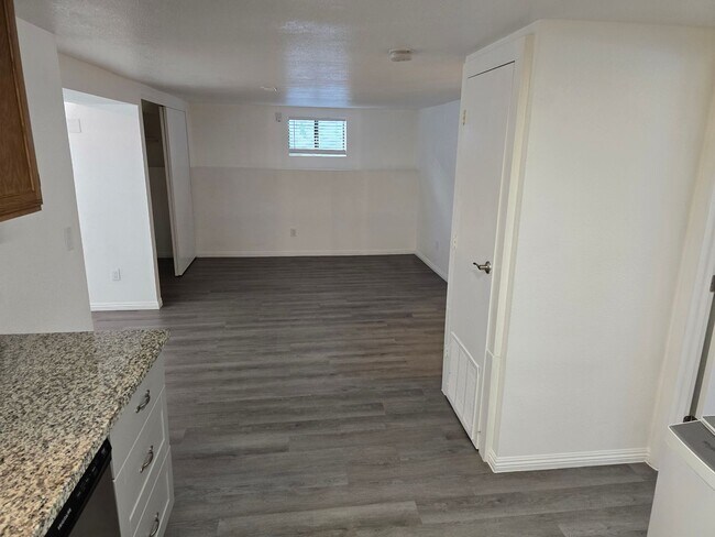 Foto del edificio - 737 16th St