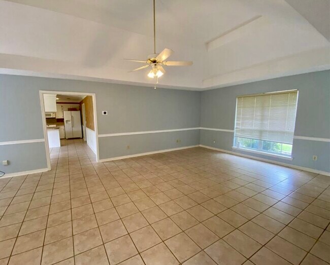 Building Photo - 149 Glenwood Dr