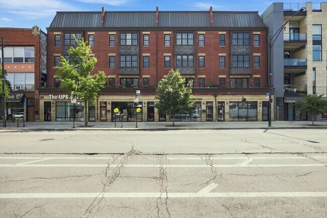 Foto del edificio - 2033 W Division St
