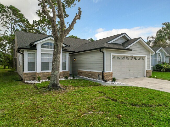 Foto del edificio - Beautiful 3 Bedroom, 2 Bath POOL Home with 2-Car Garage in the Heart of Hunters Creek!
