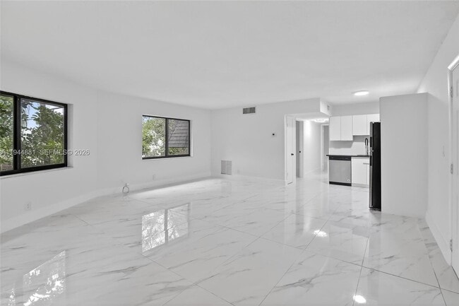 Foto del edificio - 5731 NE 18th Ave