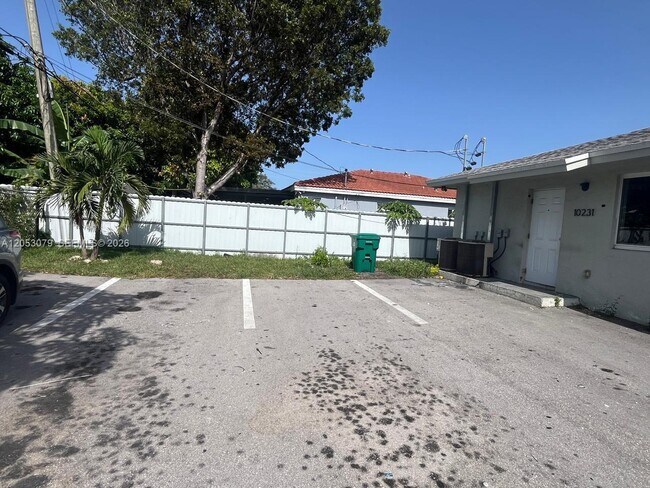 Building Photo - 10229 SW 173rd St