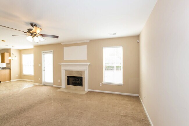 Foto del edificio - 4501 Sedgewood Ln
