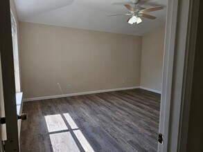 Building Photo - 6727 Stonecross Creek Ln