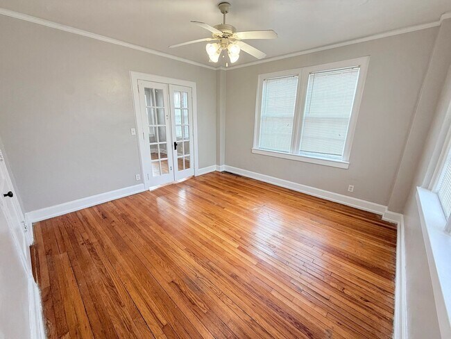 Interior Photo - The Terrace