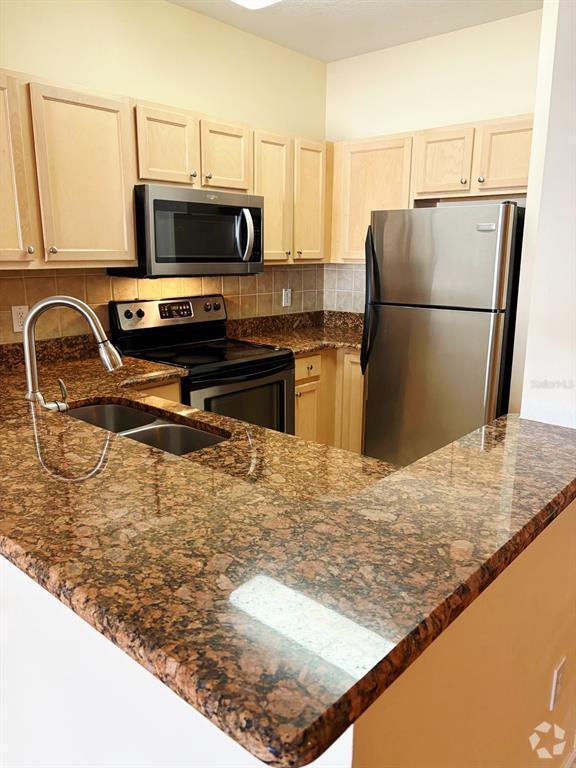 Building Photo - 12837 Madison Pointe Cir