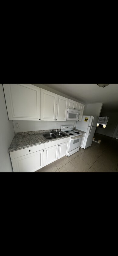 Primary Photo - 809 Ave G