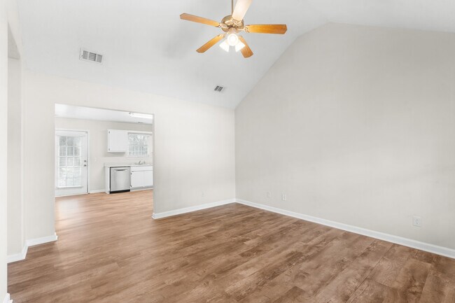 Foto del edificio - 306 Lawton Ct