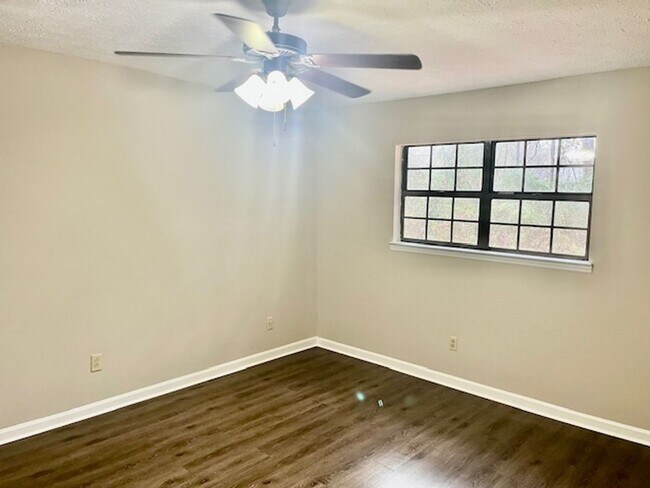 Building Photo - Huffaker Rd #214