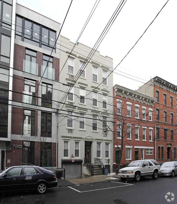 Foto del edificio - 722 Willow Ave