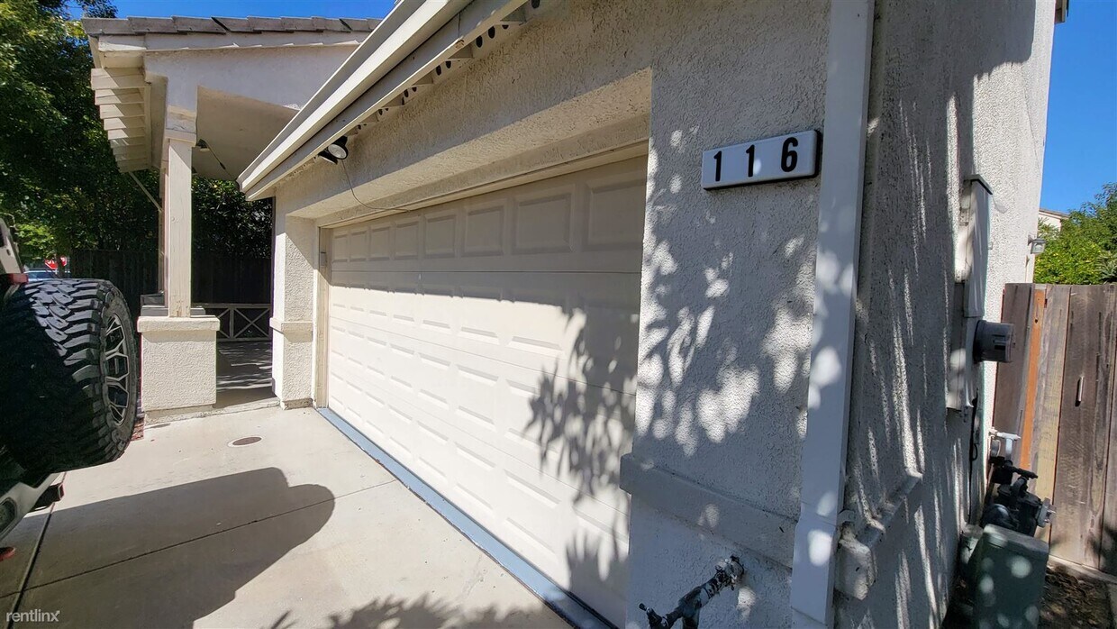 Foto del edificio - 3 br, 2.5 bath Townhome - 116 Berry Avenue