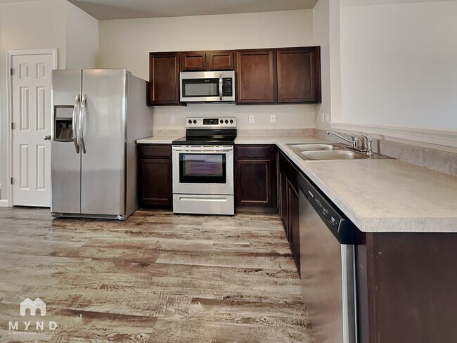 Foto del edificio - 799 The Heights Ln
