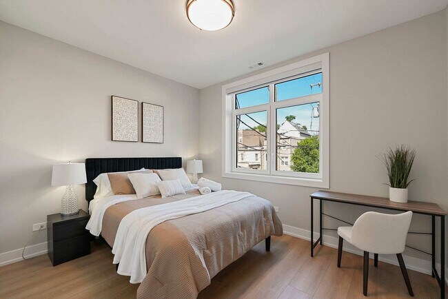 Foto del edificio - 2344 W Polk St