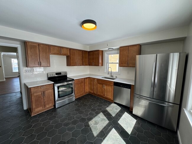 Building Photo - 8625 W Burleigh St