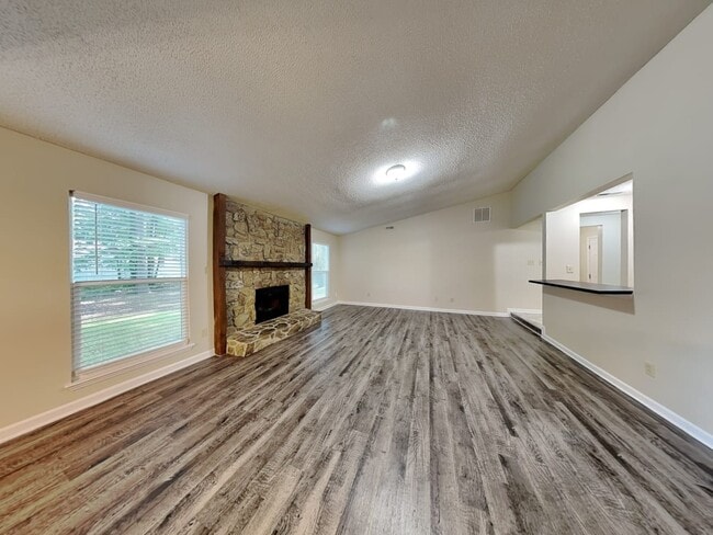 Building Photo - 4700 Cricklewood Ln