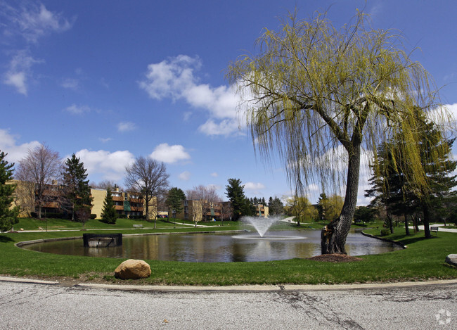 Lago pintoresco - Pleasant Lake Apartments