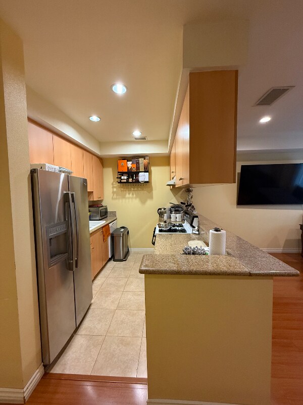 Foto del edificio - 1050 N Kingsley Dr
