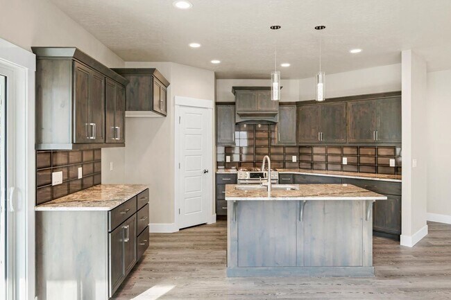 Foto del edificio - OPEN HOUSE THIS WEEKEND!! Stunning Home Ca...